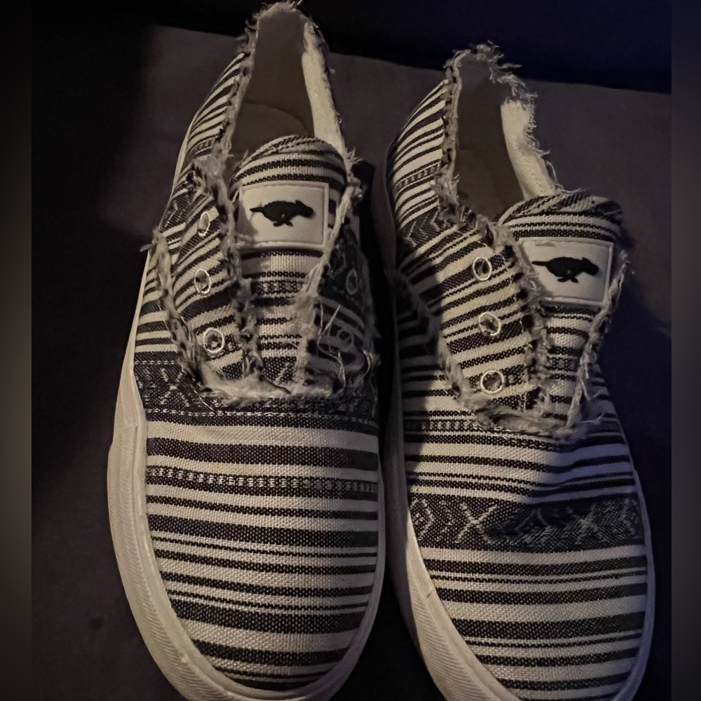 Womens Shoes